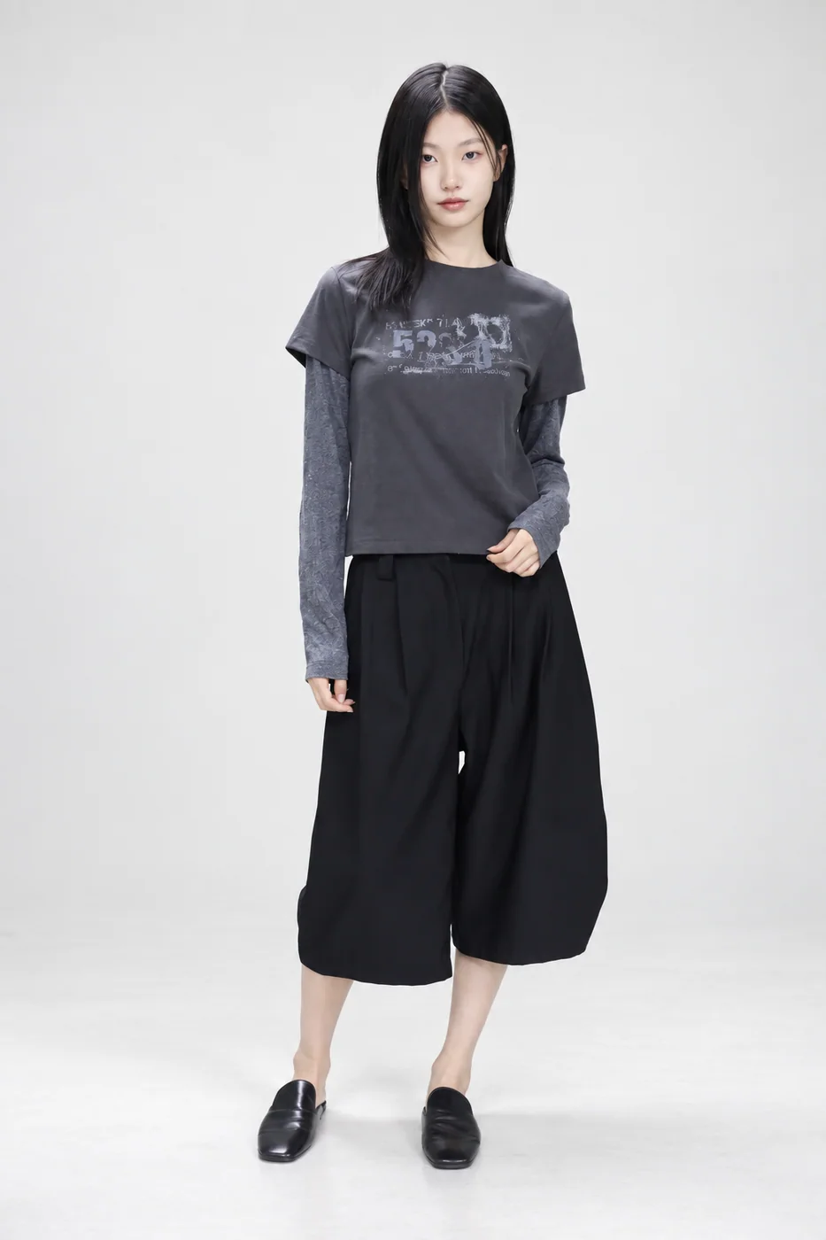 Dual sleeve print T-shirts 착장컷